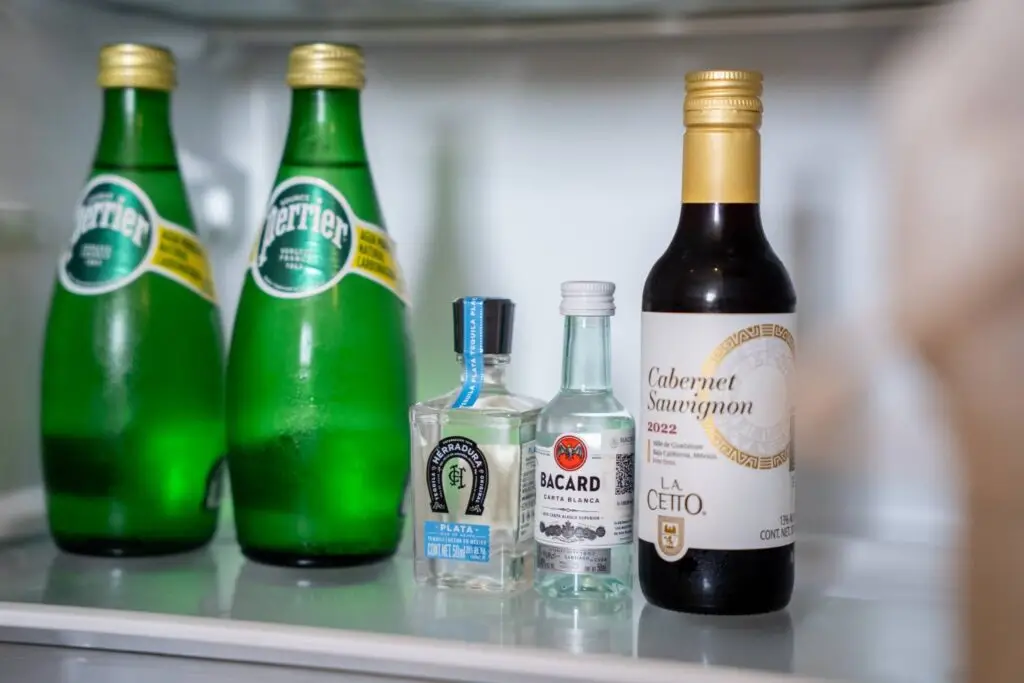 Bebidas que puedes pedir con costo adicional del minibar del Hotel Casa Mía